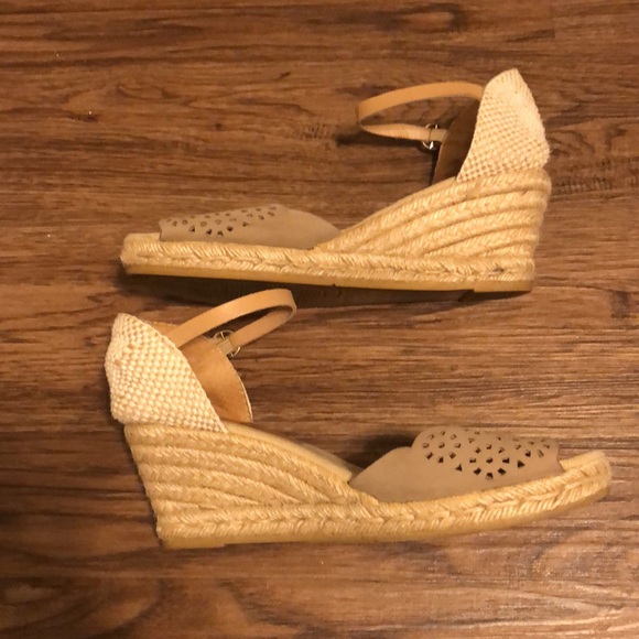 Tan wedge espadrilles with sueded eyelet open toe and ankle buckle - Picture 10 of 17